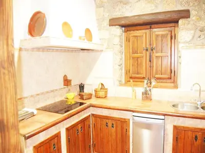 Una cocina o zona de cocina en Virgen de la Cabeza Rural House
