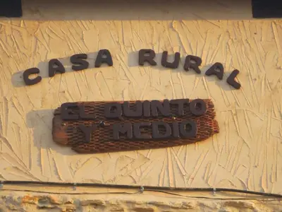 Certificado, premio, señal o documento que está expuesto en Casa Rural El Quinto y Medio **