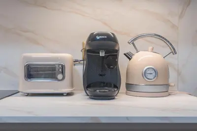 Utensilios para hacer té y café en Apartamentos Catedral