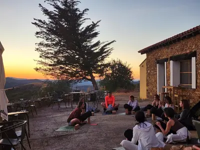 Clientes alojados en Casa de la luz-Finca la sierra Alojamiento de 4 estrellas completo en el corazón del Geoparque de 6 a 12 personas