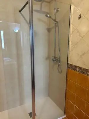 Un baño de Hotel Cadalso - Casa Moncho