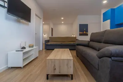 Zona de estar de Ares I 15 min walk Roman Theatre , Pet Friendly Crib