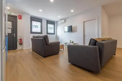 Zona de estar de Ares I 15 min walk Roman Theatre , Pet Friendly Crib