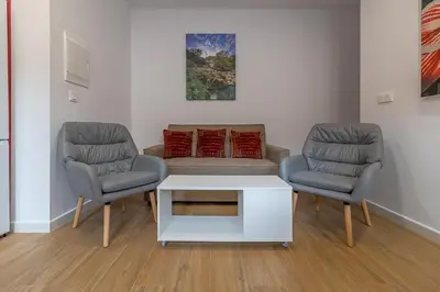 Zona de estar de Ares II 15 min Roman Theatre, Crib & Pet Friendly