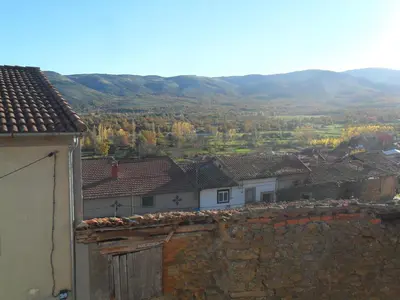 Vista general de una montaña o vista desde la casa o chalet