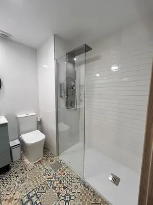 Un baño de One Apartamentos
