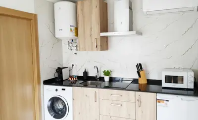 Una cocina o zona de cocina en Cozy Studio in San Pablo Salamanca by beBalmy