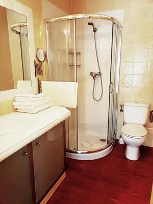 Un baño de Higos y uvas