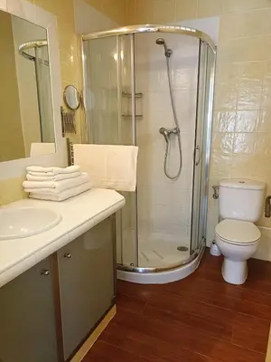 Un baño de Higos y uvas