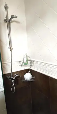 Un baño de Central studio in San Pablo Salamanca by beBalmy