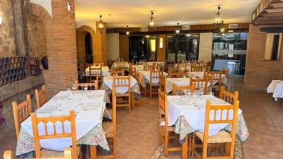 Un restaurante o sitio para comer en Hotel Rural La Posada de Lía