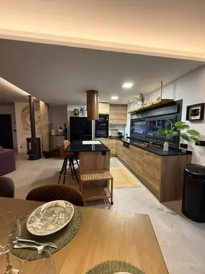 Una cocina o zona de cocina en Luxury villa with pool, barbecue, stove, 3 bedrooms