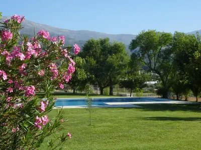 Piscina en o cerca de Apartamentos Rurales Entre Fuentes