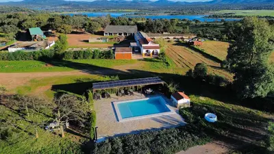 Piscina en o cerca de Casa Rural Valdezaque