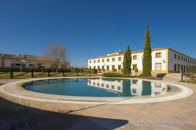 Piscina en o cerca de Hospedium Hotel Cortijo Santa Cruz