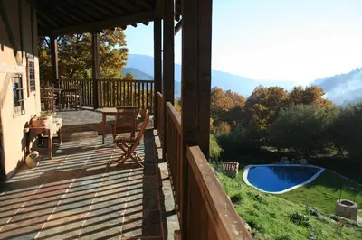 Vista general de una montaña o vista desde the country house