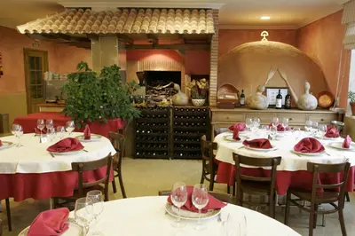 Un restaurante o sitio para comer en Hotel Galayos