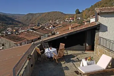 Vista general de una montaña o vista desde el hotel