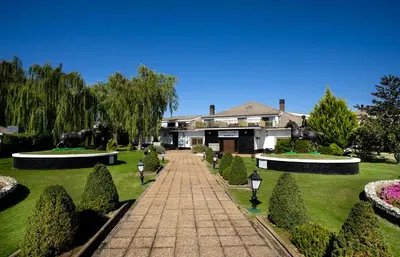 Jardín al aire libre en Hotel Conde Rodrigo II by eme hoteles