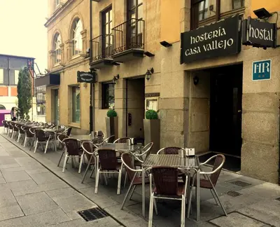Edificio en el que se encuentra el hostal o pensión