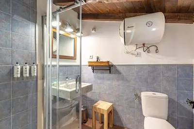 Un baño de Natural&Mente El Tomillar
