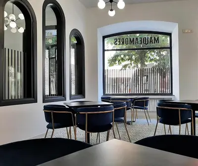 Un restaurante o sitio para comer en Hotel Matilde by gaiarooms
