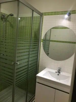 Un baño de La Capital del Jerte