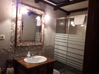 Un baño de Apartamento Turistico Rio Jerte