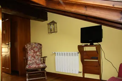 Una televisión o centro de entretenimiento en Bardal de Huerta