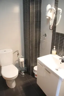 Un baño de Hostal Maury