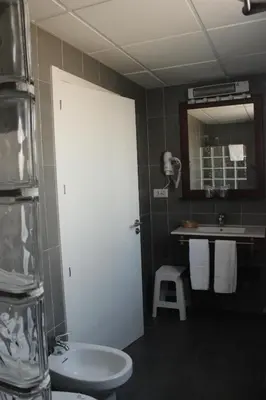 Un baño de Hotel Varinia Serena - Balneario de Alange
