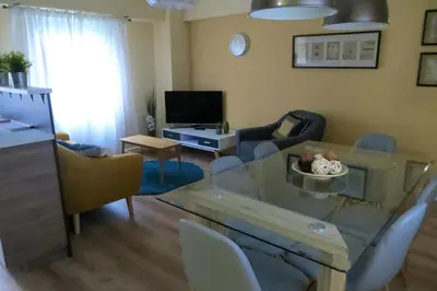 Una televisión o centro de entretenimiento en Viv. Turística Museo del Comercio