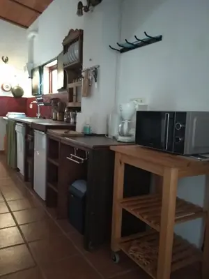 Una cocina o zona de cocina en La Tierra Verde Casita