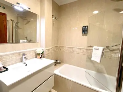 Un baño de Apartamentos Gran Via