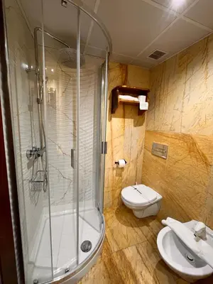 Un baño de Hotel Microtel Placentinos