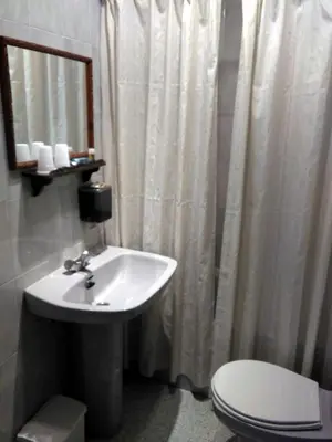 Un baño de Hostal Meson la Cadena