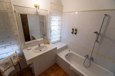 Un baño de El Toril Glamping Experience