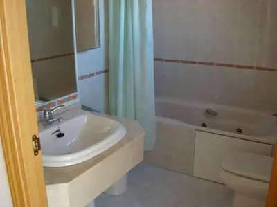 Un baño de Alameda del Tormes