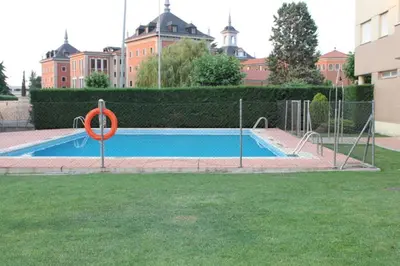 Piscina en o cerca de Alameda del Tormes