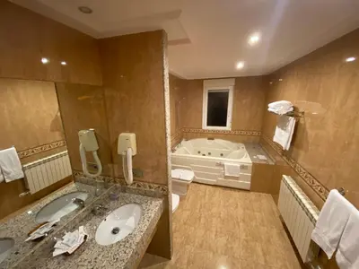 Un baño de Hotel Cies