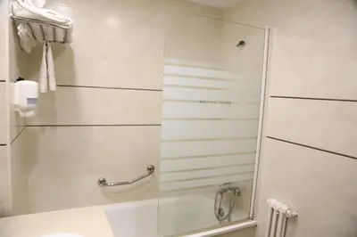 Un baño de Hostal Real