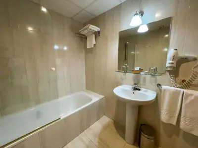 Un baño de Hotel Castilla
