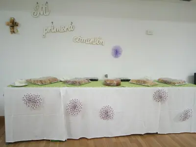 Comida en o cerca de este hotel