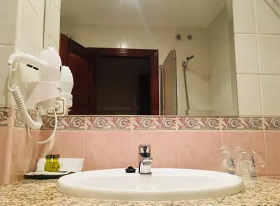 Un baño de Hotel Alonso de Monroy
