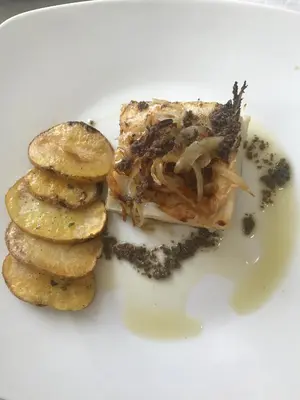 Comida en o cerca de este hotel