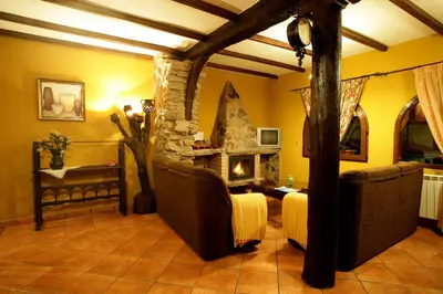 Una televisión o centro de entretenimiento en El Rincón de Castilla