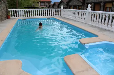 Piscina en o cerca de Posadas De Granadilla