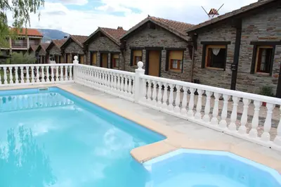 Piscina en o cerca de Posadas De Granadilla