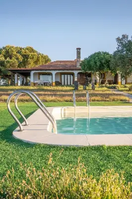 Piscina en o cerca de Eco-Lodge en la Reserva Privada Campanarios de Azaba - Proyecto de Conservación