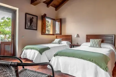 Cama o camas de una habitación en Eco-Lodge en la Reserva Privada Campanarios de Azaba - Proyecto de Conservación